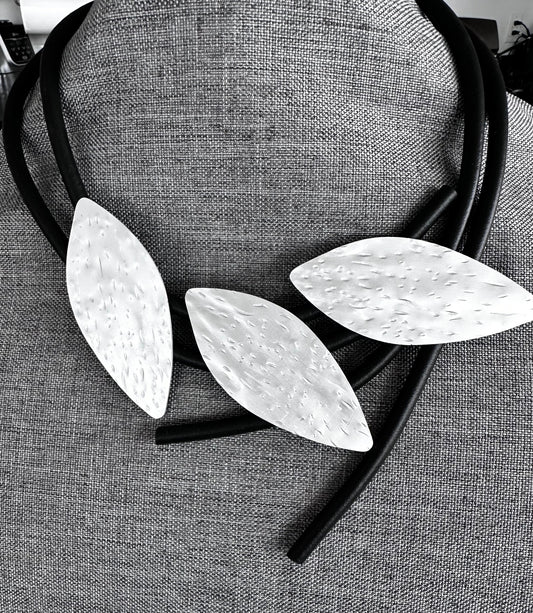 Rubber Necklace with Silver Metal Leaves